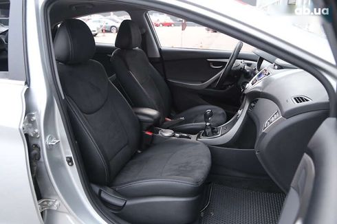Hyundai Elantra 2012 - фото 12