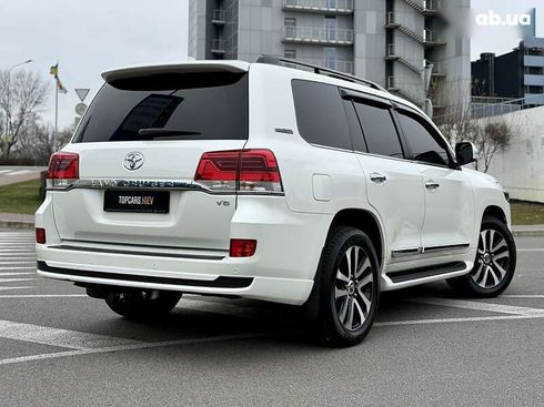 Toyota Land Cruiser 2019 - фото 15