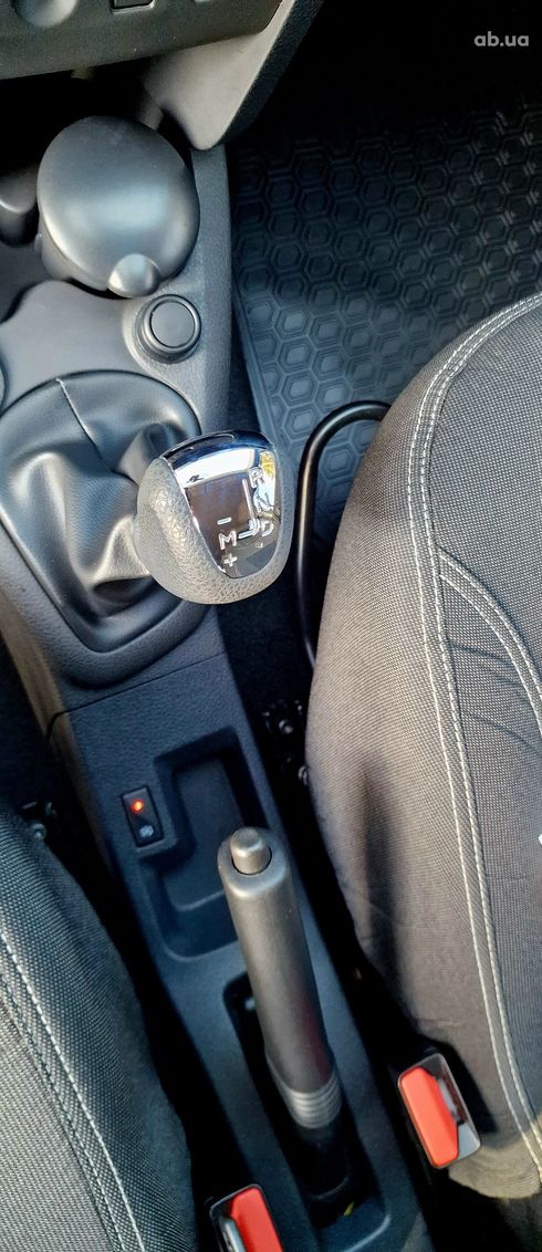 Renault Sandero 2019 белый - фото 18