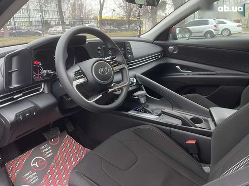 Hyundai Elantra 2023 - фото 25