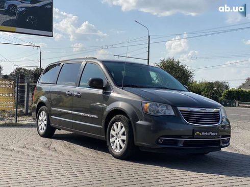 Chrysler town&country 2016 - фото 12