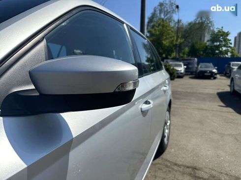 Skoda Fabia 2016 - фото 12
