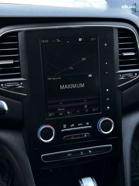 Renault Megane 2017 - фото 10