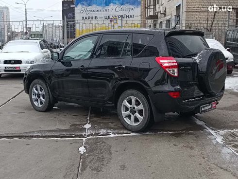 Toyota RAV4 2010 черный - фото 4