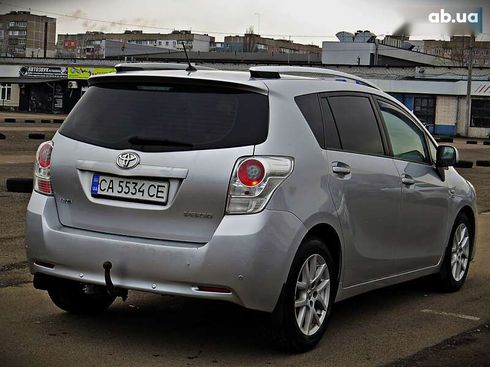 Toyota Verso 2012 - фото 3