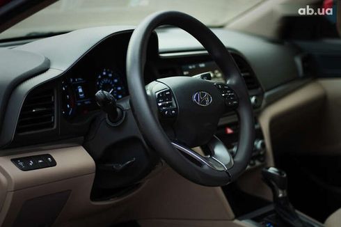 Hyundai Elantra 2020 - фото 13