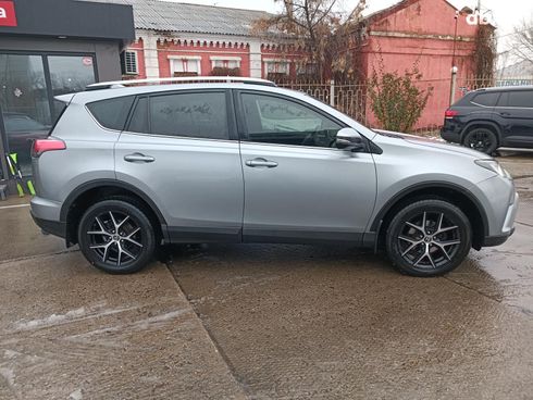 Toyota RAV4 2017 серый - фото 11