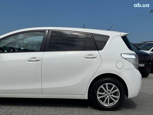 Toyota Verso 2012 белый - фото 6