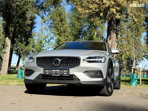 Volvo V60 Cross Country 2024 - фото 24