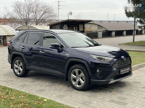 Toyota RAV4 2019 - фото 5