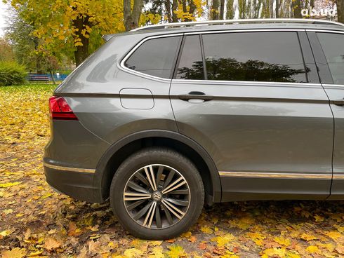 Volkswagen Tiguan 2017 серый - фото 11