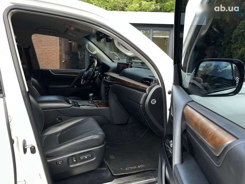 Lexus LX 2015 - фото 22