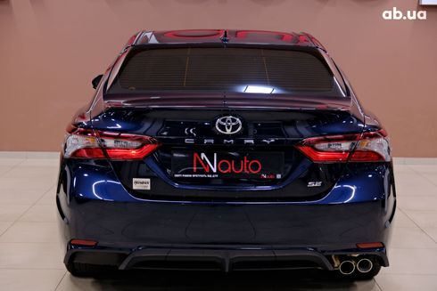 Toyota Camry 2021 синий - фото 6