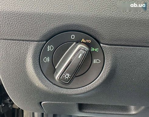 Skoda Octavia 2017 - фото 25