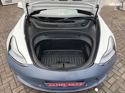 Tesla Model 3 2021 - фото 14