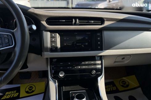 Jaguar XF 2016 - фото 28