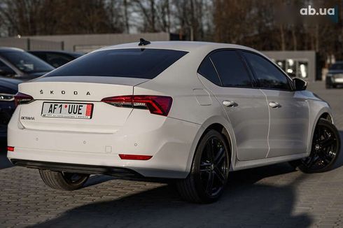 Skoda Octavia 2021 - фото 5