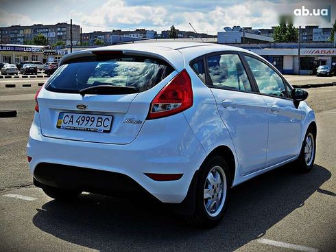 Ford Fiesta 2011 - фото 3