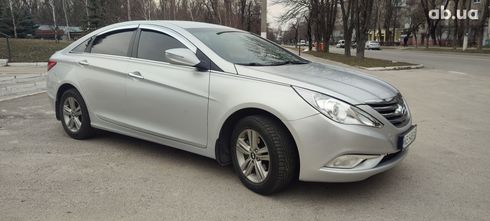 Hyundai Sonata 2012 серебристый - фото 5