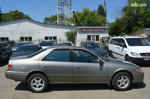 Toyota Camry 2000 - фото 4
