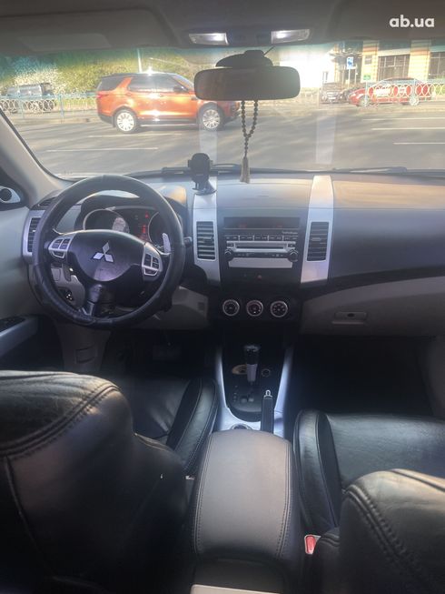 Mitsubishi Outlander XL 2008 белый - фото 8