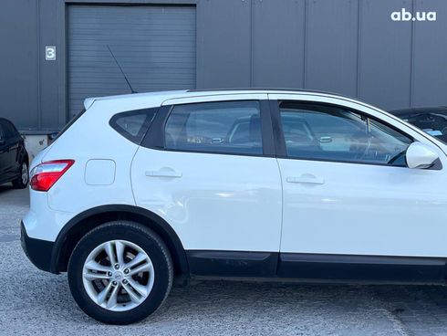 Nissan Qashqai 2010 белый - фото 10