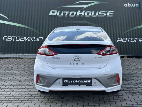 Hyundai Ioniq 2017 - фото 16