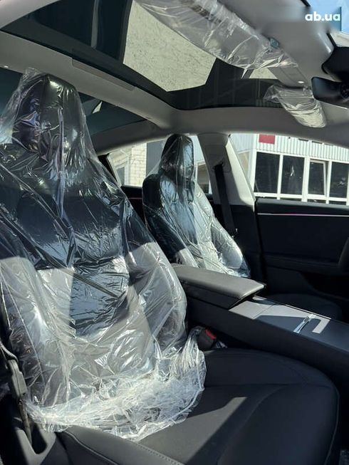 Tesla Model 3 2024 - фото 28