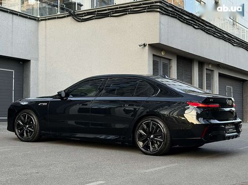BMW i7 2025 - фото 26
