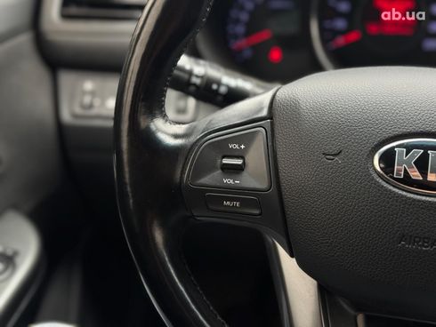 Kia Rio 2013 белый - фото 33