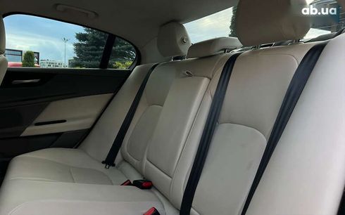 Jaguar XE 2016 - фото 10