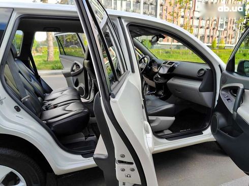 Toyota RAV4 2013 - фото 22