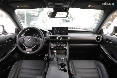 Lexus IS 2021 - фото 13
