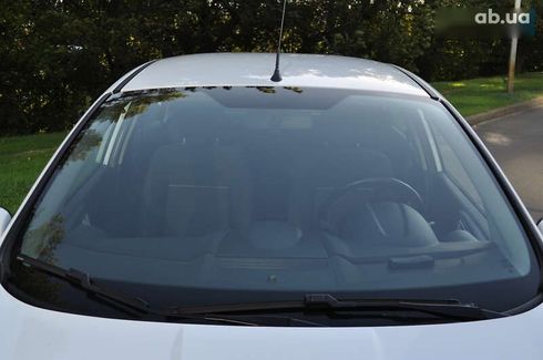 Ford Fiesta 2013 - фото 11