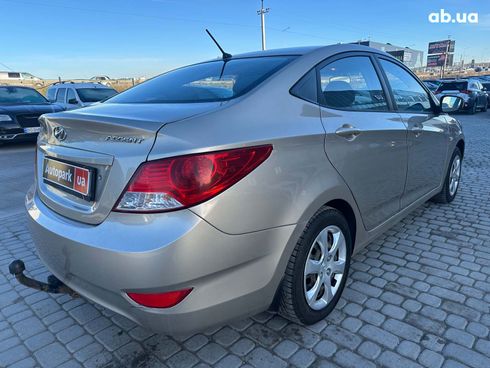 Hyundai Accent 2012 бежевый - фото 6