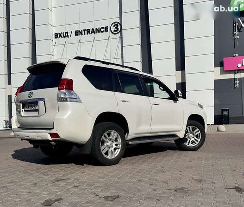 Toyota Land Cruiser Prado 2013 - фото 16