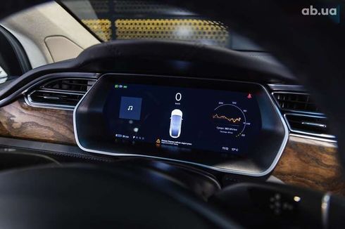 Tesla Model X 2017 - фото 20