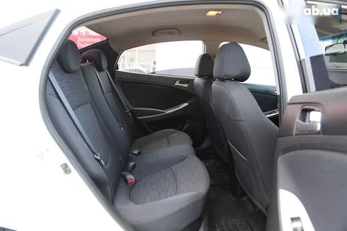 Hyundai Solaris 2016 - фото 11