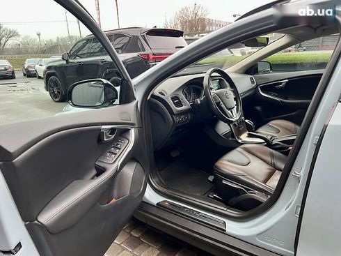Volvo V40 Cross Country 2016 - фото 13