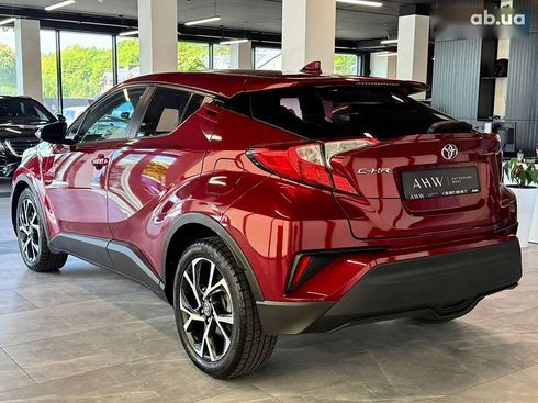 Toyota C-HR 2017 - фото 16