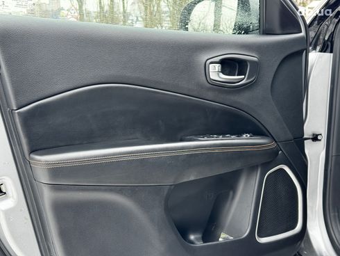 Jeep Compass 2020 серый - фото 32