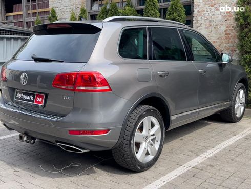 Volkswagen Touareg 2014 серый - фото 14