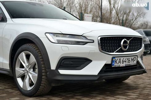 Volvo V60 Cross Country 2019 - фото 8