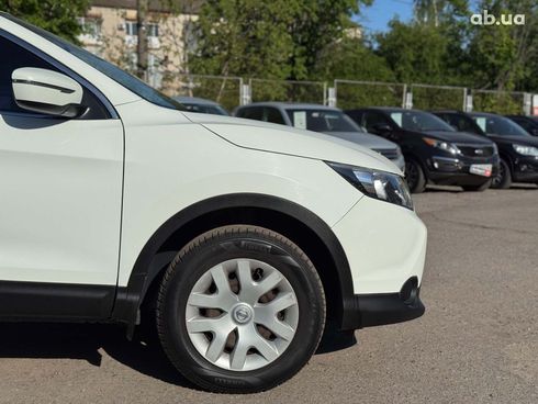 Nissan Qashqai 2017 белый - фото 14