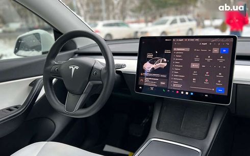 Tesla Model Y 2021 - фото 18