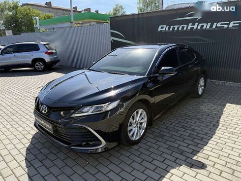 Toyota Camry 2021 - фото 8