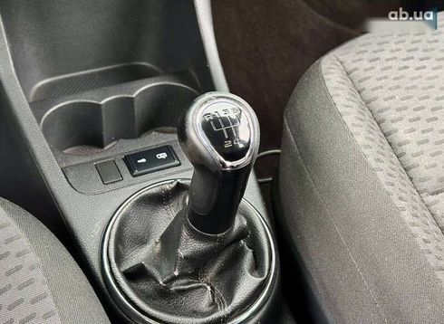 Skoda Fabia 2011 - фото 29