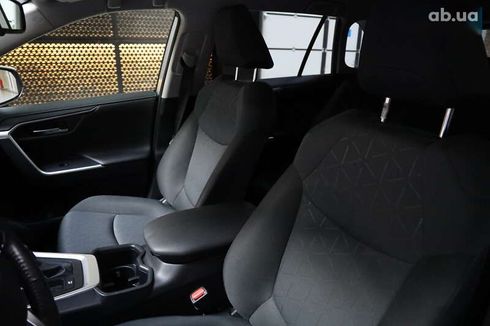 Toyota RAV4 2023 - фото 18