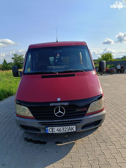 Mercedes-Benz 213 2000 красный - фото 2