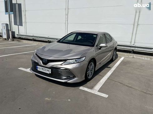 Toyota Camry 2019 - фото 3